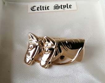 バーバリー・オブ・ロンドン 馬上の騎士 ファーストロゴ ピンブローチ