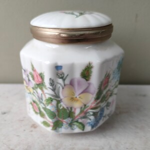 Lovely vintage floral bone china dressing table jar by Aynsley in the floral Wild Tudor pattern. Hinged lidded trinket holder. Perfect gift.