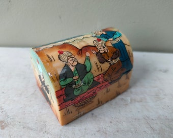 Beautiful Vintage Miniature Turkish Ottoman Hand Painted Bone Box. Tiny Jewellery/ trinket or gift box depicting men talking. Lovely gift.