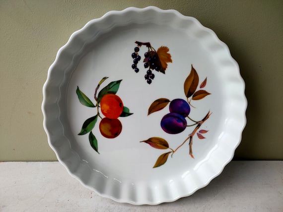 ロイヤルウースターの美しいイヴシャム「M」磁器製9インチのフラン