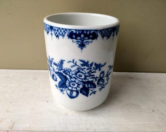 Lovely vintage 5" Canister/utensil jar by Royal Worcester in Hanbury Pattern. Blue and white floral transferware. Lovely gift.