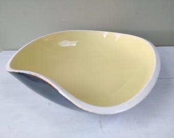 Extremely Rare Gorgeous Pilkington's Royal Lancastrian large heart shaped Dish designed by Mitzi Solomon Cunliffe c1950 in yellow and black.