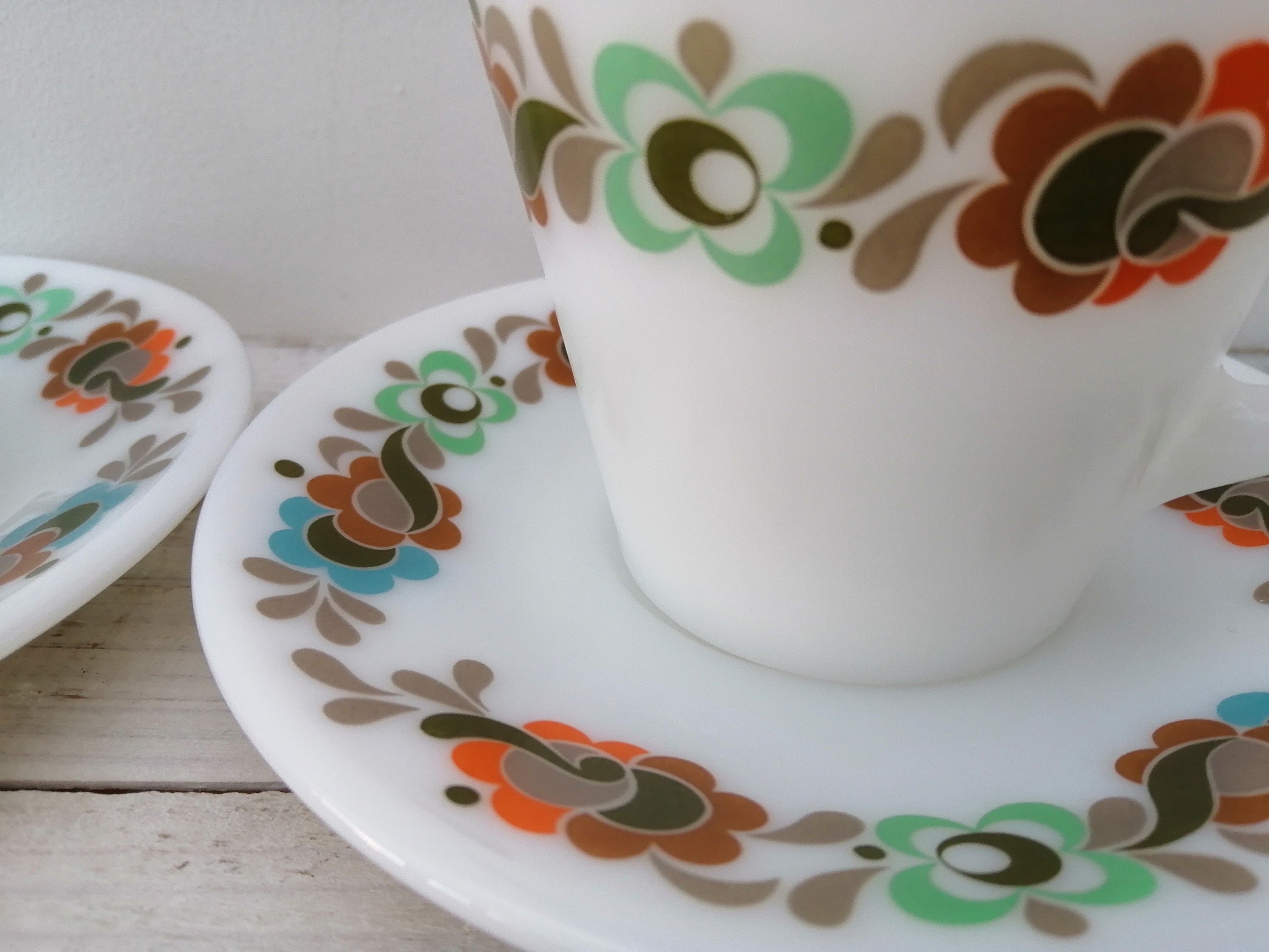 Pair of Stylish Vintage JAJ Pyrex Tea Cups and Saucers in Brightly ...