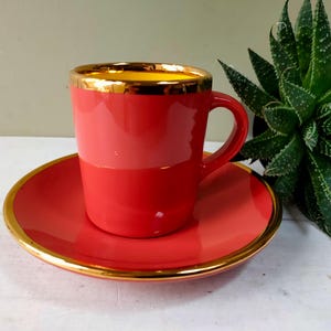 Lovely retro ceramic indoor planter. Made from Vintage Gorbon China, Turkey teacup and saucer. Perfect for indoor plants. Lovely gift.