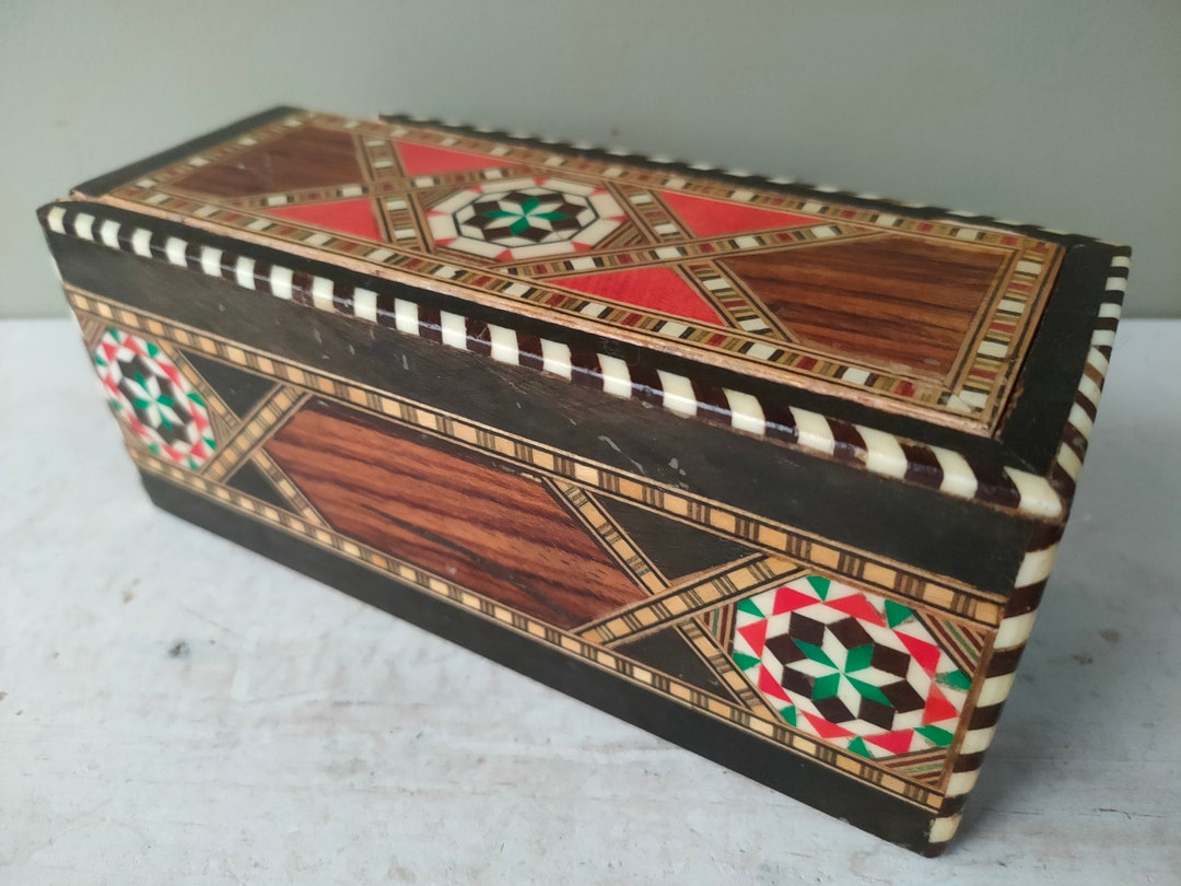 Beautiful Wooden Marquetry Mosaic Inlay Box. Rectangular Game Piece ...