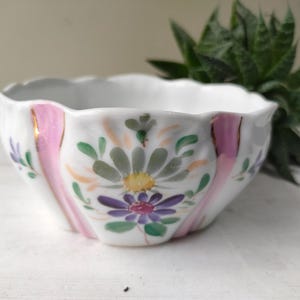 Lovely antique sugar bowl planter. Hand painted floral pattern with gold detail. Cache pot, dish. Lovely gift.