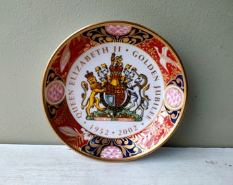 Lovely 11 cm Royal Worcester Golden Jubilee Coaster or pin dish. 2002 Queen Elizabeth II souvenir. Lovely gift.