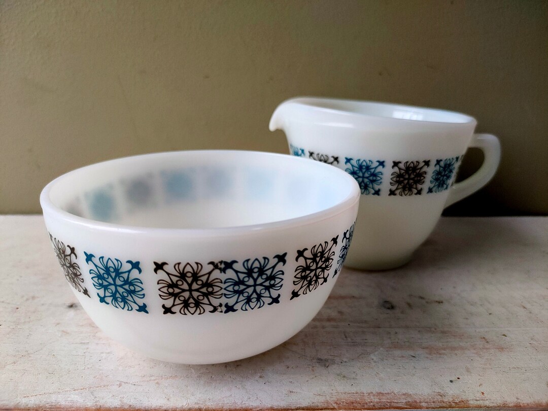 Stylish Vintage JAJ Pyrex Sugar Bowl and Creamer in 'chelsea' Pattern ...