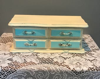 Vintage Shabby Chic Jewlery Chest