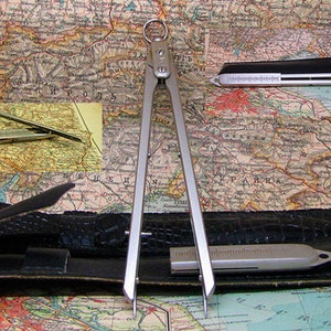 Diviseurs de cartographie vintage pour instrument de navigation du marin russe soviétique. Instruments graphiques. Outil de carte de mesure vintage. Fabriqué en URSS.