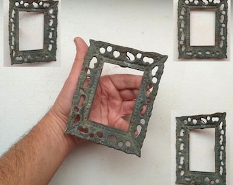 Vintage kleiner schwerer Messingrahmen 11x14, Fotorahmen, antiker Patina-Fotohalter, zum Aufhängen an der Wand, verzierter Messingrahmen, Bilderrahmen.