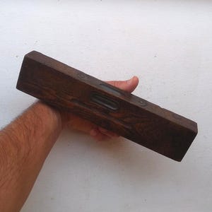 アンティーク バブル レベル 25 cm 木材と金属の大工用木工ツール。収集価値のある木工ツール。ビンテージ測定装置。大工へのギフト。