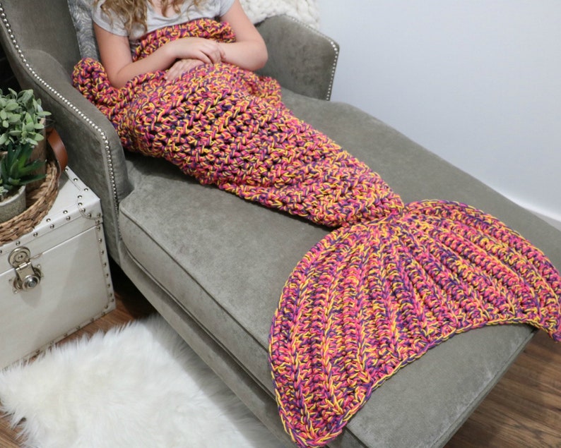 CROCHET PATTERN Mermaid Blanket Crochet Pattern for Mermaid Bulky & Quick Mermaid Blanket Crochet Pattern by MJ's Off The Hook Designs afbeelding 4