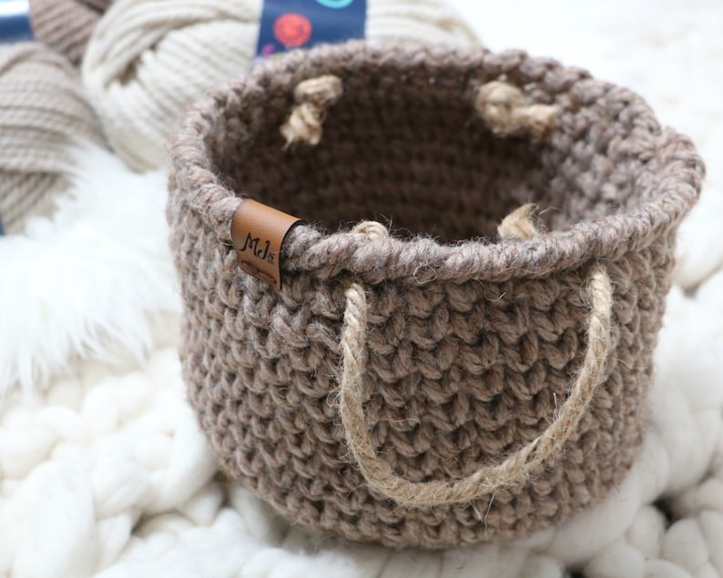 CROCHET PATTERN Rustic Farmhouse Style Nesting Baskets image 10