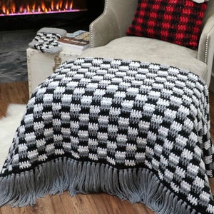 CROCHET PATTERN Rustic Farmhouse Plaid Throw Blanket image 1