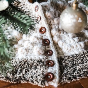 CROCHET PATTERN / Buttons & Bobbles Tree Skirt image 6