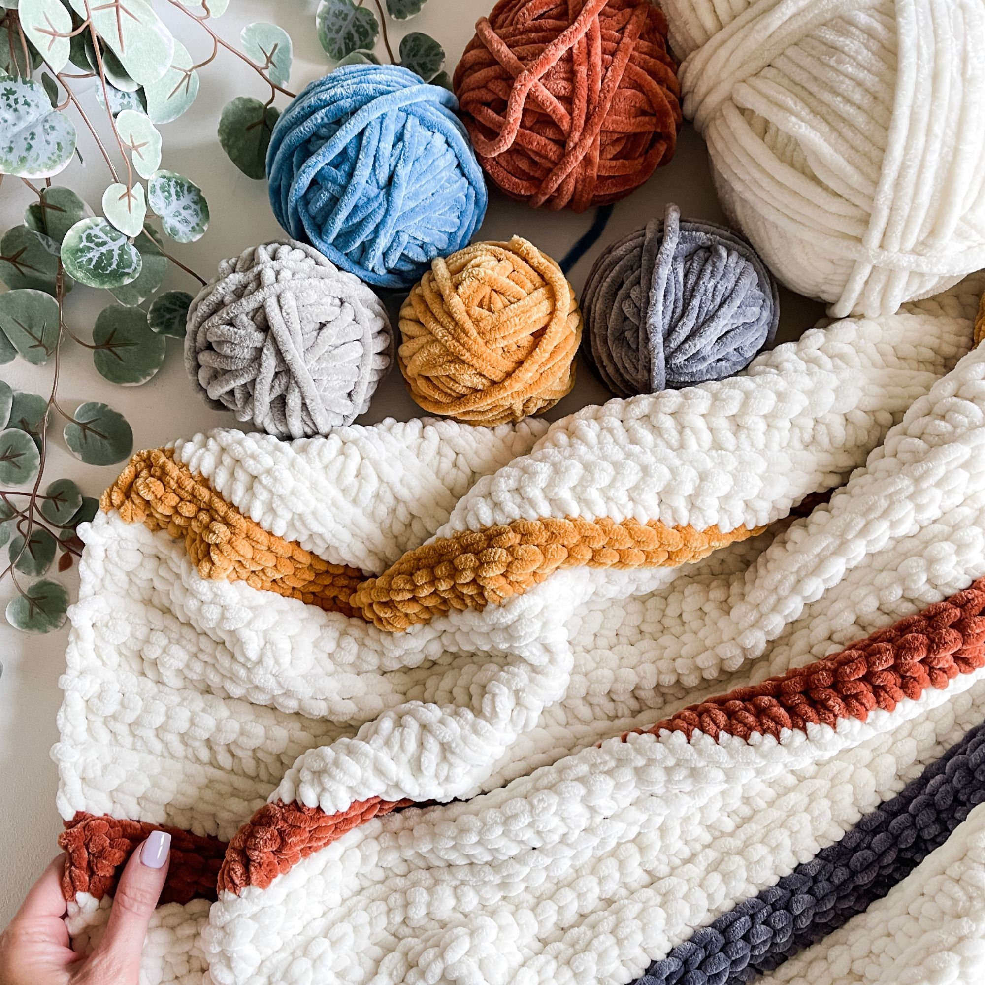 Make this snuggly Thistle Snood Crochet Pattern for Autumn – High Desert  Yarn