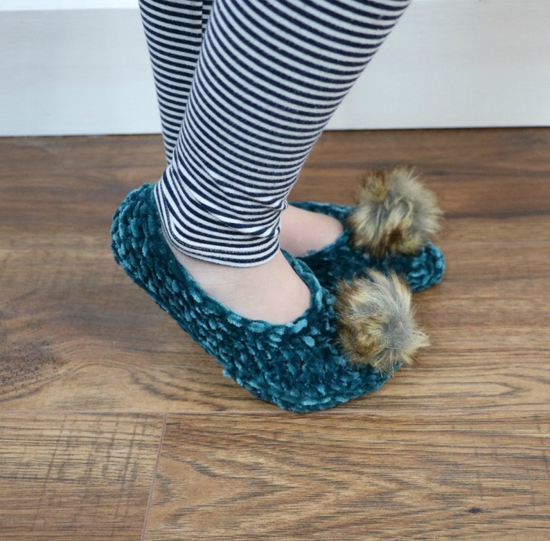 CROCHET PATTERN Velvet Ballet Pom Pom Slippers image 3