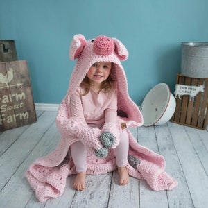 CROCHET PATTERN / Hooded Pig Blanket