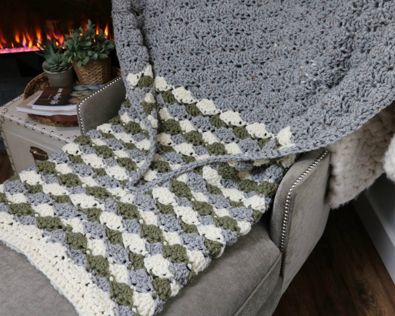 CROCHET PATTERN Sleepy Owl Cocoon Blanket image 3