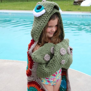 CROCHET PATTERN Hooded Sea Turtle Blanket / Turtle costume / Turtle Infant Prop / Turtle Blanket newborn to Adult size image 7