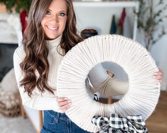 CROCHET PATTERN & Video / Holiday Yarn Wreath, Christmas Decor, Easy yarn crafts
