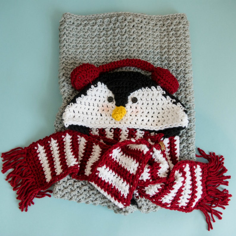 CROCHET PATTERN Hooded Penguin Blanket / Pdf digital download / winter penguin blanket / scarf and earmuffs penguin image 3