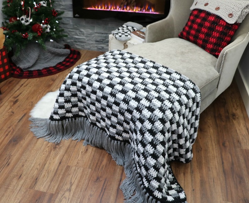 CROCHET PATTERN Rustic Farmhouse Plaid Throw Blanket image 2