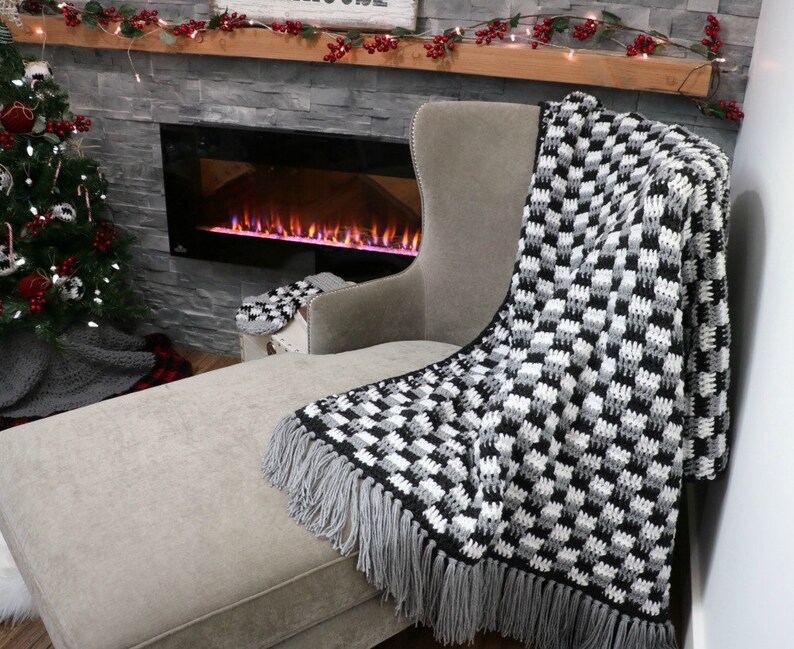 CROCHET PATTERN Rustic Farmhouse Plaid Throw Blanket image 4