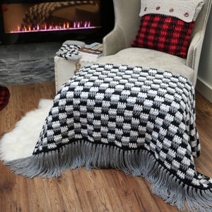 CROCHET PATTERN Rustic Farmhouse Plaid Throw Blanket image 5