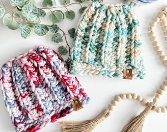 CROCHET HAT PATTERN / Messy Bun Beanie