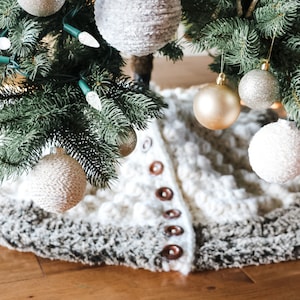CROCHET PATTERN & VIDEO/ Buttons and Bobbles Tree Skirt, crochet christmas tree skirt, holiday decor, crochet tree skirt, gift idea