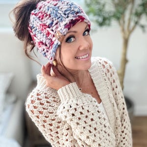 CROCHET HAT PATTERN / Messy Bun Beanie