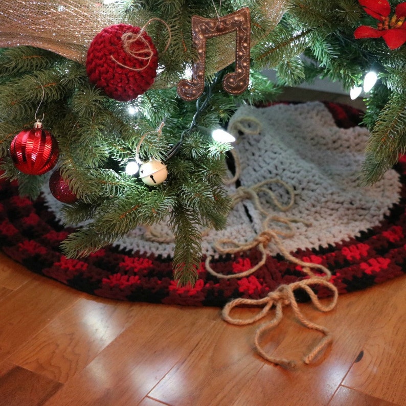 CROCHET PATTERN Buffalo Plaid Tree Skirt & Pillow Cover image 7