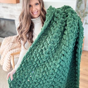 CROCHET PATTERN & VIDEO/ Colossal Cuddles Blanket, Jumbo Crochet Throw, 10 sizes, Pdf, Gifting ideas, Throw Blanket, Easy Blanket Pattern