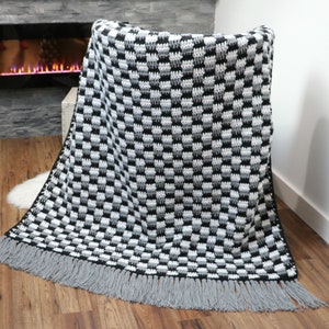 CROCHET PATTERN Rustic Farmhouse Plaid Throw Blanket image 8