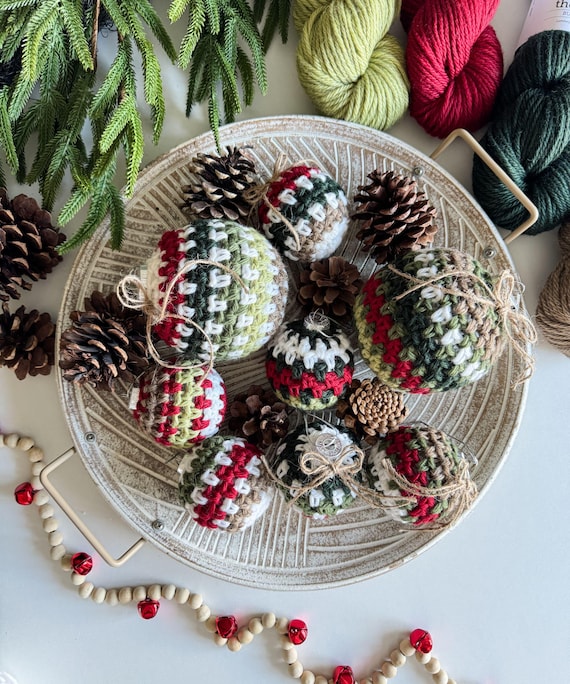 CROCHET PATTERN & VIDEO/ Holiday Weave Bauble, Crochet Christmas Ornament Pattern, holiday decor, gifting, Christmas Bauble, Moss Stitch