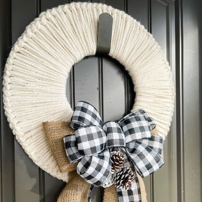 Crochet pattern / Holiday Yarn Wreath image 6