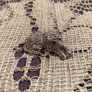 Vintage 1980s Rhinestone Panther Pin | 80s Cat Brooch | Art Deco Revival | Cocktail Accessory