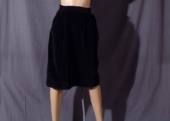 Vintage 1950s Black Velvet Pencil Skirt | 50s Pin… - image 5