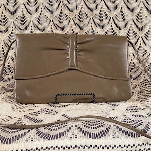 Vintage 80s Brown Faux Leather Purse 1980s Casual Cute Classic Bow Shoulder Bag