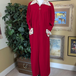 Vintage NOS 1970&#39;s Cranberry Red Velour Zip Front Robe with Floral Trim by Impression! - Size M - Union Made