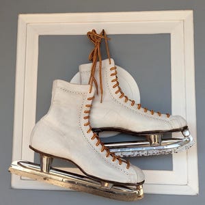Johnsons Ice Skates - Etsy display picture 1