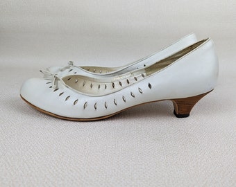 Vintage 1980's 9 West Kitten Heel Pumps - Nine West - White with Stacked Leather Heels - 8N