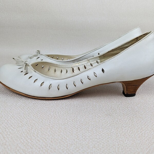 Vintage 1980's 9 West Kitten Heel Pumps - Nine West - White with Stacked Leather Heels - 8N