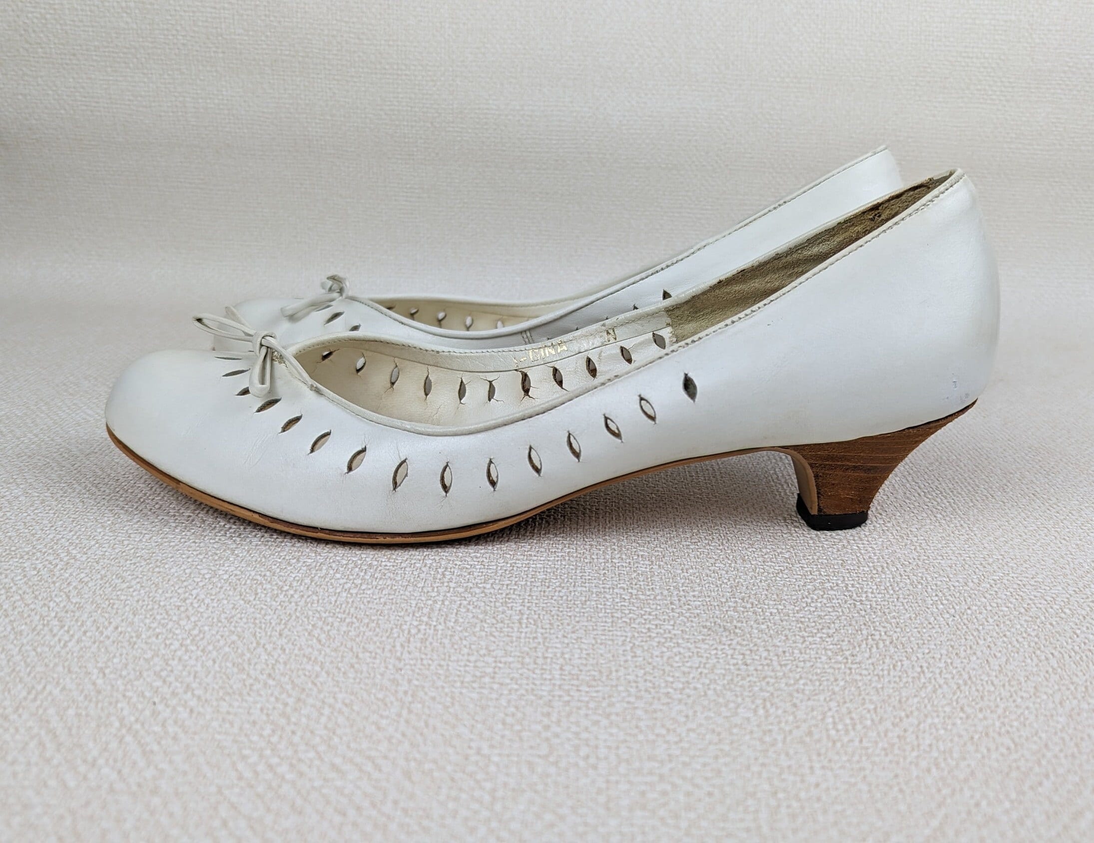 Buy Shuz Touch Off White Kitten Heels for Women Online at Best Prices in  India - JioMart.