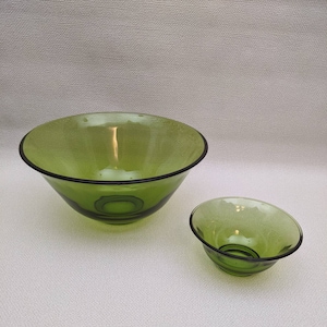 Vintage Mid-Century Avocado Glass Chip and Dip Set - Salad Bowl