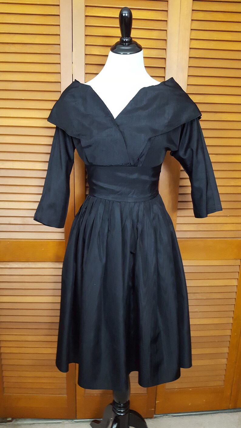 chi chi curve bay dress