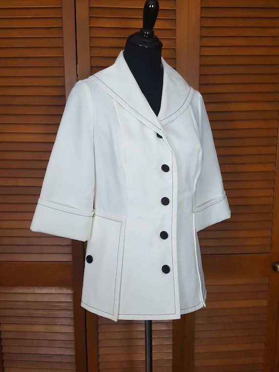 Vintage 1970s Nardis of Dallas White Polyester Nau