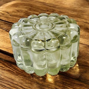 Clear Glass Flower Trinket Box - Elegant and Charming
